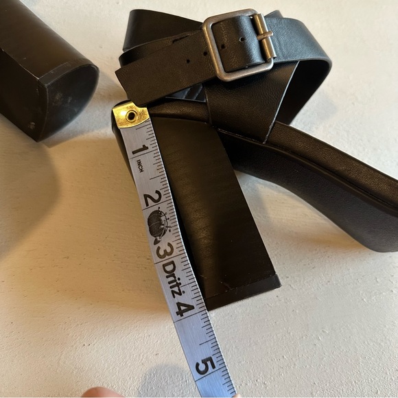 Heart In D Black Ankle Wrap Block Heeled Sandals Size 8.5 - Picture 13 of 13